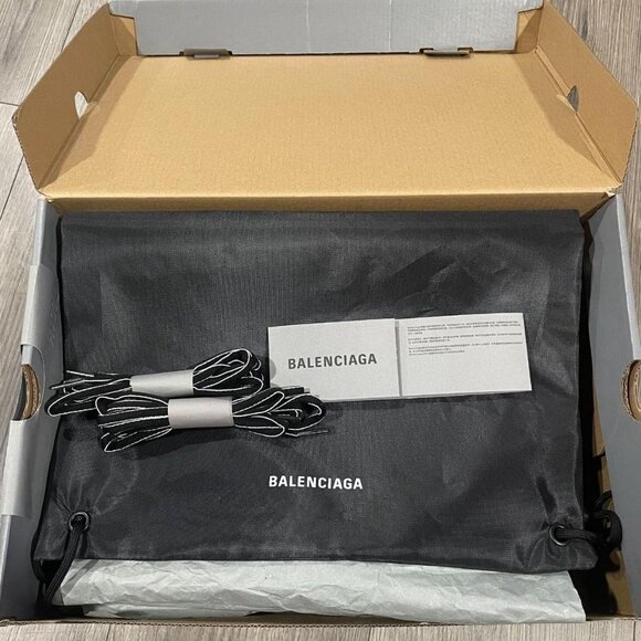 Balenciaga Men's Trainers - Picture 7 of 7